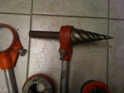 Rigid pipe dies, die handle, reamer, pipe cutter 12-r