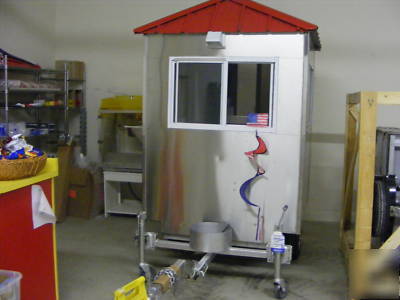 2009 fully enclosed 4 x 4 hot dog cart