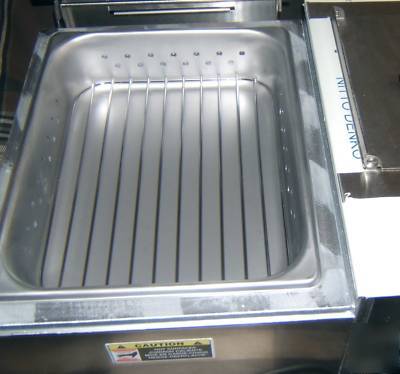 A.j. antunes dfw 100CF deluxe food warmer / steamer