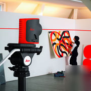 Leica disto D2 laser w/ leica lino L2 packaged together