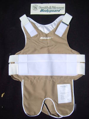 Smith & wesson bodyguard armor carrier- mens khaki xl/l