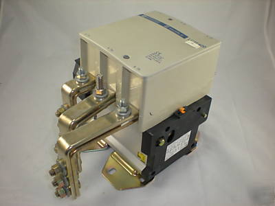 Square d LC1F400 contactor 400A used