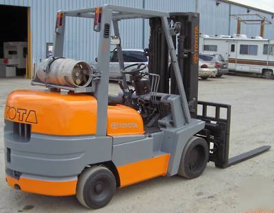 Toyota 6FGCU45 9,000#, cushion tired forklift, fork pos