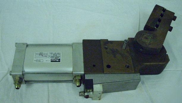 De-sta-co 82G6S231C9031031180B pneumatic clamp
