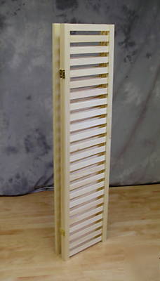 Display shelf, portable with (3) shelves