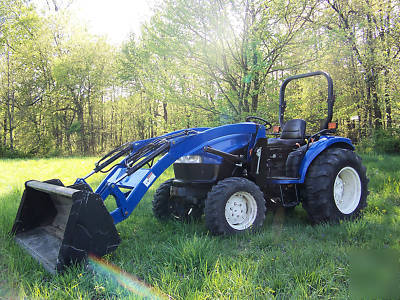 New holland TC40D 4X4 compact diesel tractor loader 